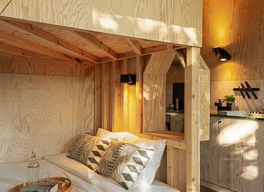 Baumhaus mit Sauna inmitten der Natur - 7