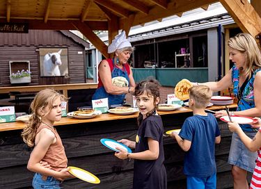 Glamping at Young Cattle Farm - 13