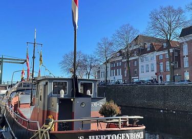 Sleeping on an IJsselmeer cutter in Den Bosch - 5