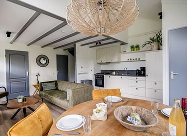 Gezellig familiehuis met grote tuin - 13