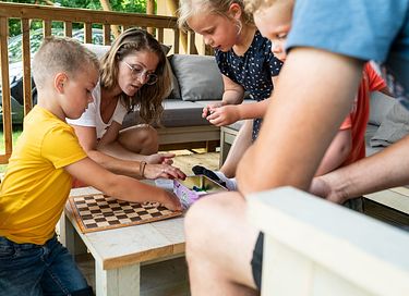 Grote glamping tent op gezellige camping - 7