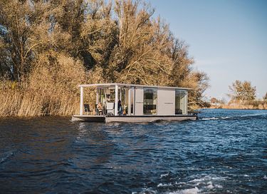 Luxury houseboat in nature reserve - 12