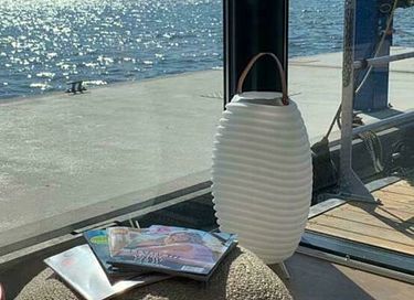Moderne houseboot aan het Sneekermeer - 7
