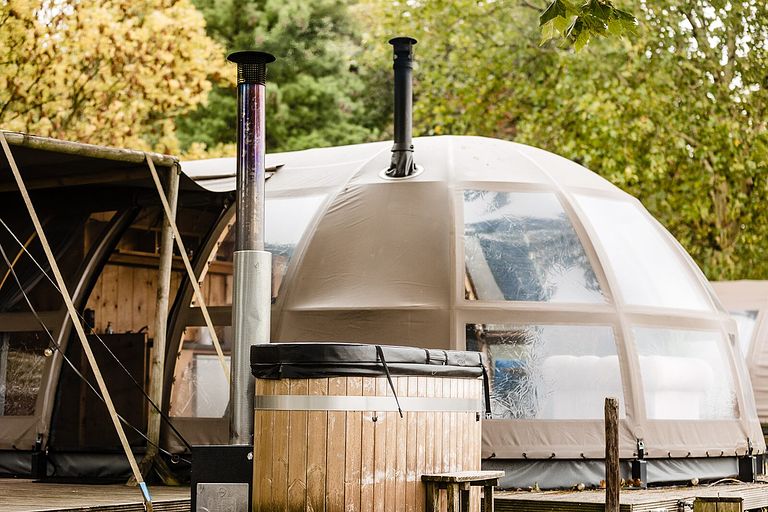 Tente panoramique chauffée avec hottub privé - 1