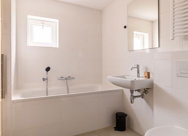 Wellness-Haus am Wasser mit Sauna - 9