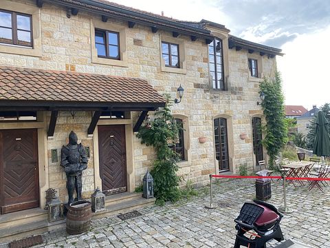 Bâtiment historique avec chambre à thème médiéval - 2