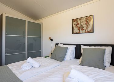 Sfeervol vakantiehuis aan meer in Friesland - 11