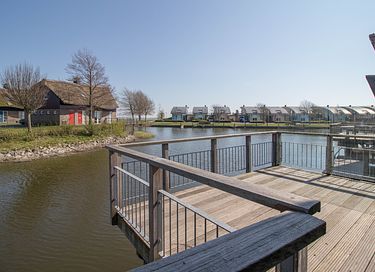 Luxury waterfront holiday home with sauna - 3