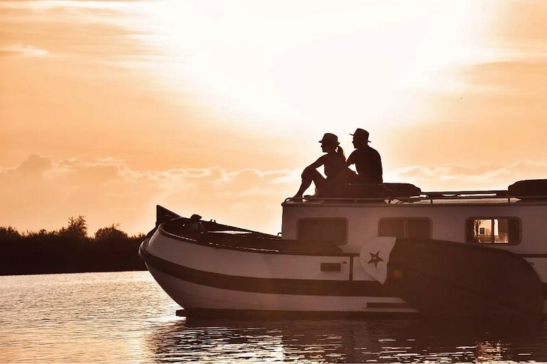 Expérience unique de sommeil sur l'eau à bord d'un bateau - 1