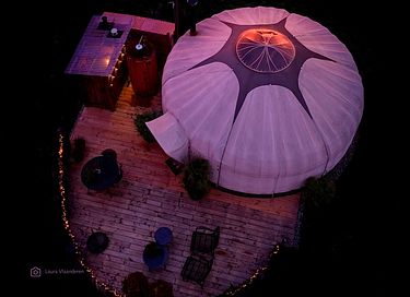 Luxe yurt met houtkachel en privé sanitair - 35