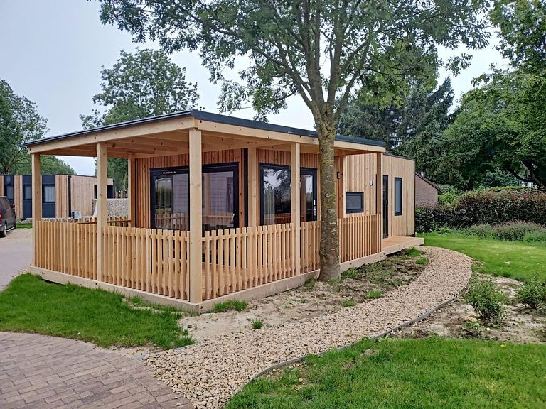 Houten tiny house in de Limburgse heuvels - 1