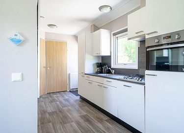 Modern vakantiehuis op waterrijk park - 6