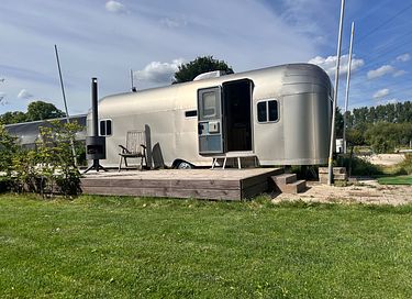 Uniek overnachten in een retro streamcamper - 25