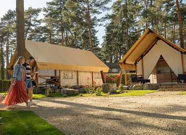 Tente glamping 4 personnes avec terrasse privée