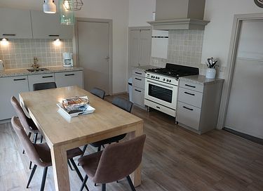 Attractive farmhouse with jacuzzi for 10pers. - 13