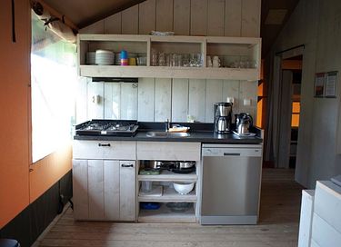 Large 12-person safari tent in Veluwe Region - 11