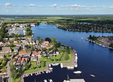Appartement aan het water in Friesland - 12