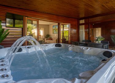 Knusse overnachting met jacuzzi en sauna - 1
