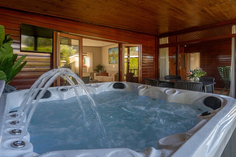 Knusse overnachting met jacuzzi en sauna - 1