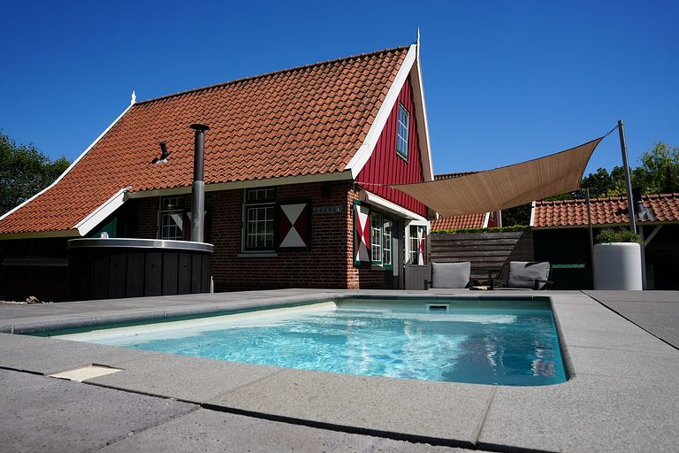 Luxe 6-persoons villa met verwarmd zwembad - 1