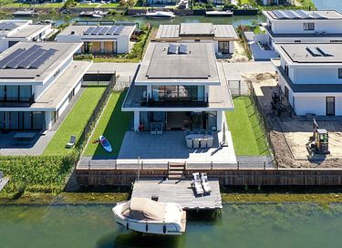 Child-friendly villa on the waterfront - 2