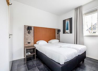 Luxe wellnessaccommodatie aan het water - 15