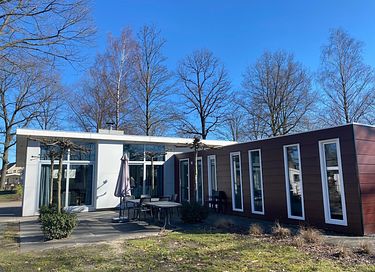 Hébergement de groupe avec sauna dans un beau parc