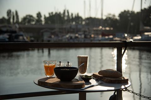 Water villa in a beautiful spot in Friesland - 4