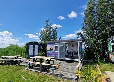 Une roulotte au bord de la plage - 2
