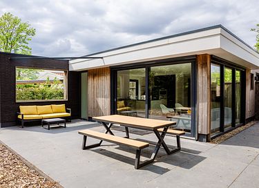 Bungalow hinter dem Deich in Zeeland