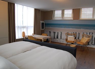 Unieke B&B in oud gemeentehuis in Zeeland - 8
