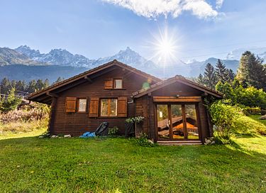 Chalet tussen de bergen met uitzicht - 9