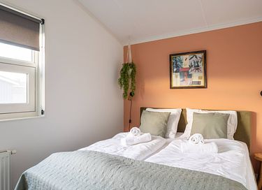 Sfeervol vakantiehuis aan meer in Friesland - 12