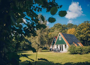 Modernes Einfamilienhaus mit großem Garten - 2