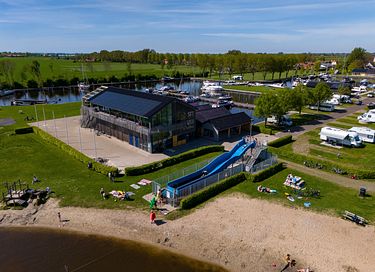 Houseboat op het water met mooi uitzicht  - 34