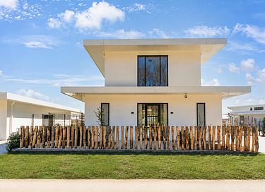 Villa au bord de l'eau avec sauna