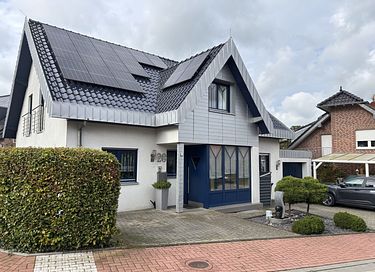 Spacious upstairs apartment in a rural setting - 1