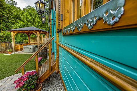 Unique circus wagon with jacuzzi and sauna - 5