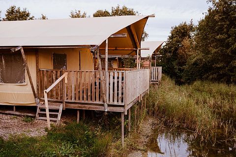 Tente familiale confortable au bord de l'eau - 2