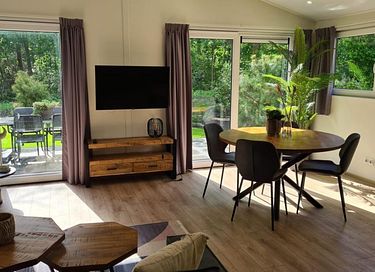 Chalet in het groen met modern comfort - 9