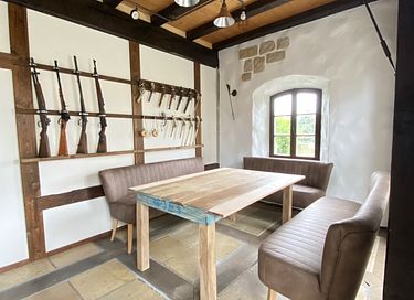 Bâtiment historique avec chambre à thème médiéval - 3