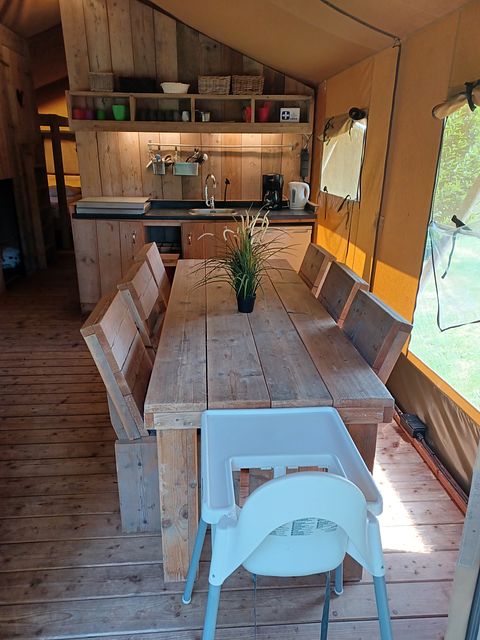 Safaritent met privé sanitair voor 6 personen - 5