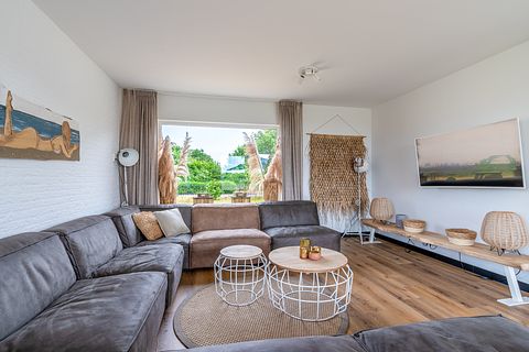 Spacious 10-person wellness villa on Texel - 5