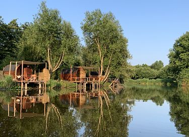 Uniek tiny house met hottub aan het water - 5
