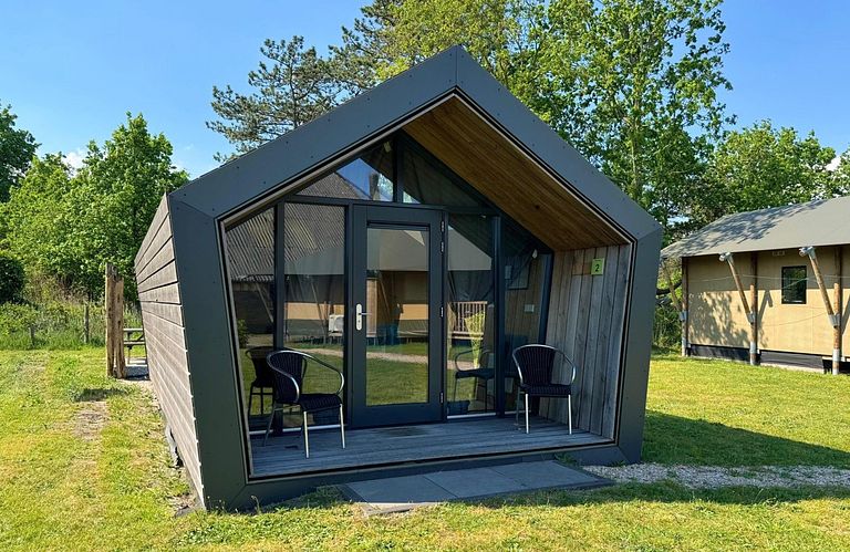Robuste Hütte für 2 mit Whirlpool - 1