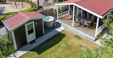 Lodge voor 6 personen met eigen hottub  - 2