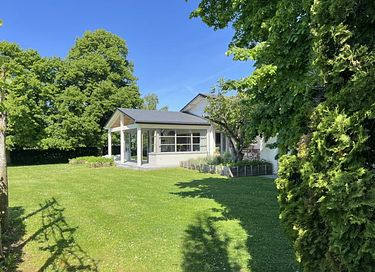 Ruime villa met zwembad, sauna en grote tuin - 27