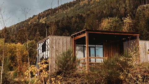 Family-friendly cabin surrounded by nature - 2