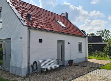 Luxury holiday home with spacious garden near the coast - 2