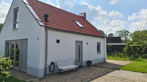 Luxury holiday home with spacious garden near the coast - 2